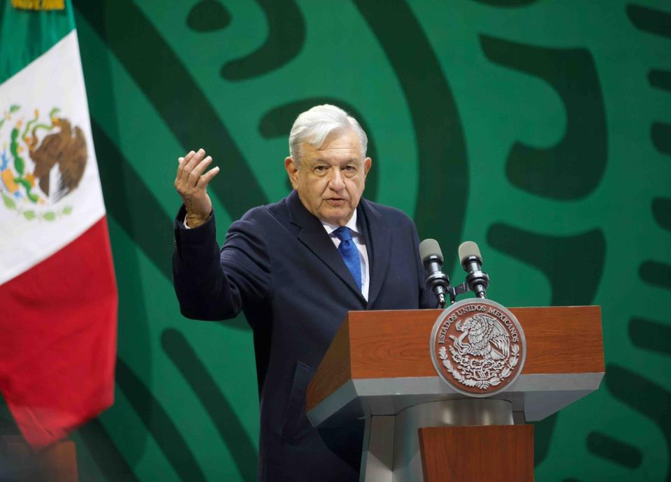 AMLO critica a la UNAM por caso de Yasmín Esquivel