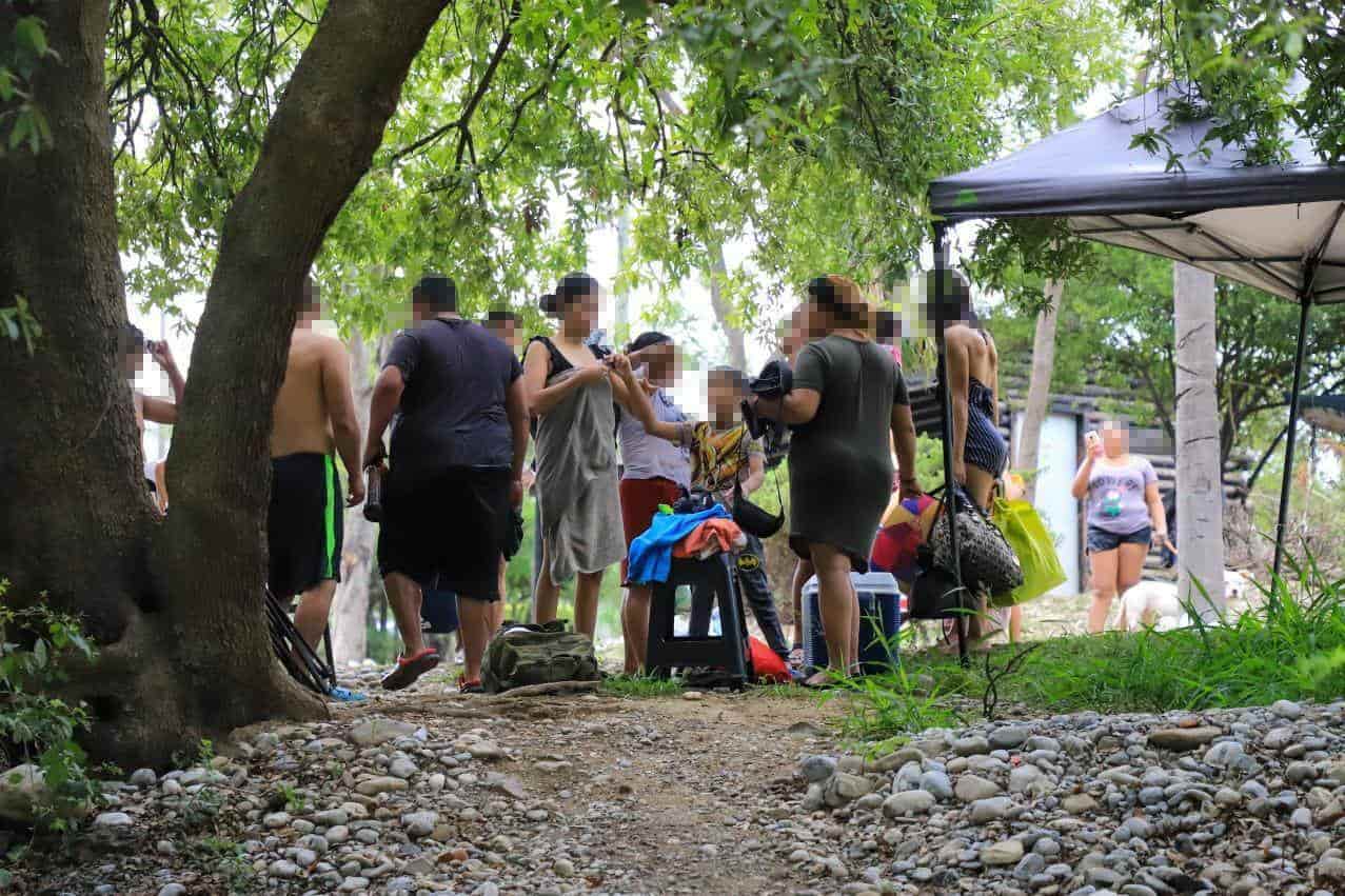 Retiran a familias del río La Silla Retiran a familias del río La Silla