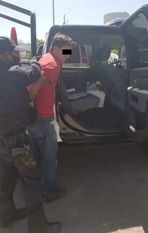 Lo detienen tras herir a vecino con machete Lo detienen tras herir a vecino con machete