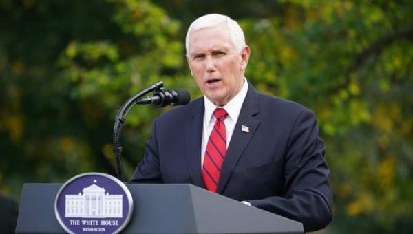 Pence ordenó cerrar fronteras, ignorando a expertos Pence ordenó cerrar fronteras, ignorando a expertos