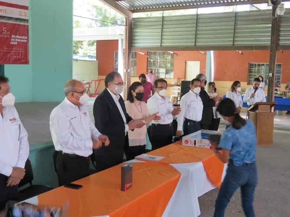 Apoya SNTE a niños y niñas de las zonas rurales Apoya SNTE a niños y niñas de las zonas rurales