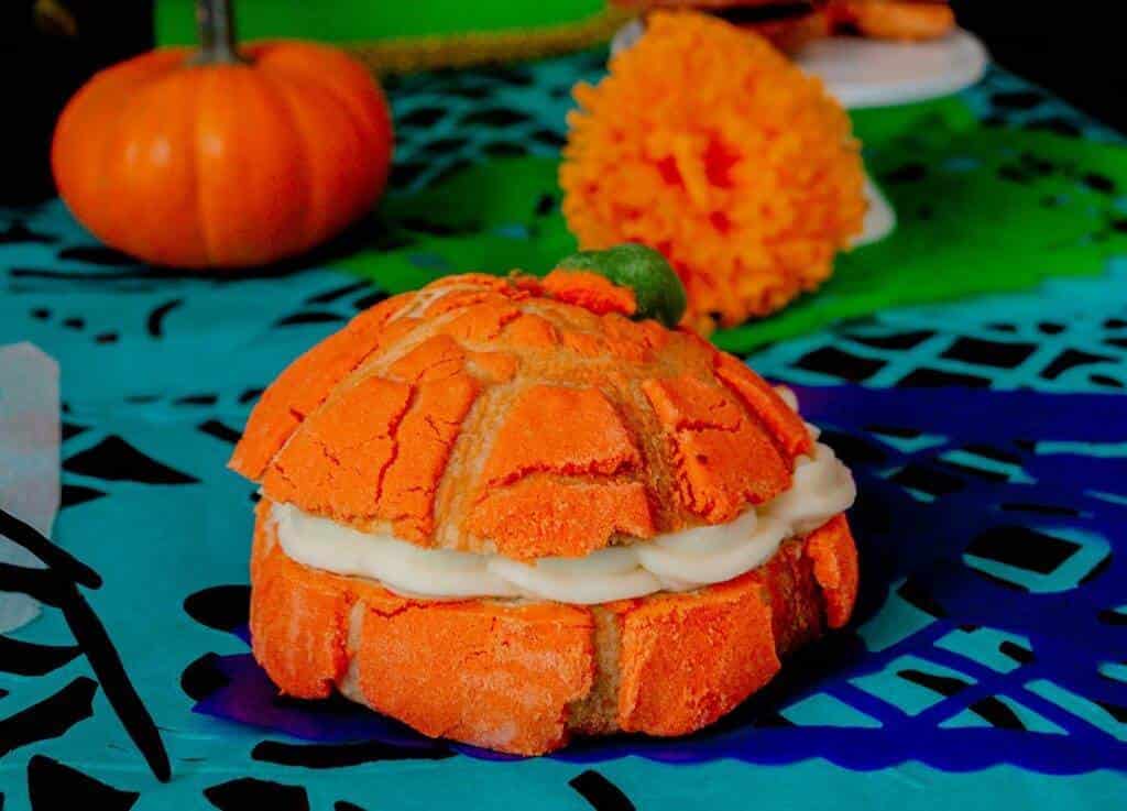 Llegaron las conchas calabaza rellenas para Día de Muertos Llegaron las conchas calabaza rellenas para Día de Muertos