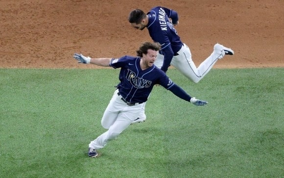 Dejan tendidos a Dodgers y Rays empatan serie Dejan tendidos a Dodgers y Rays empatan serie