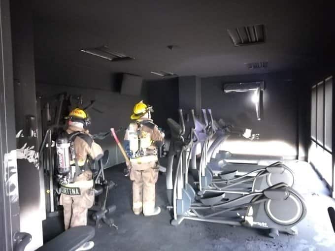 Evacuan a 30 familias por incendio Evacuan a 30 familias por incendio