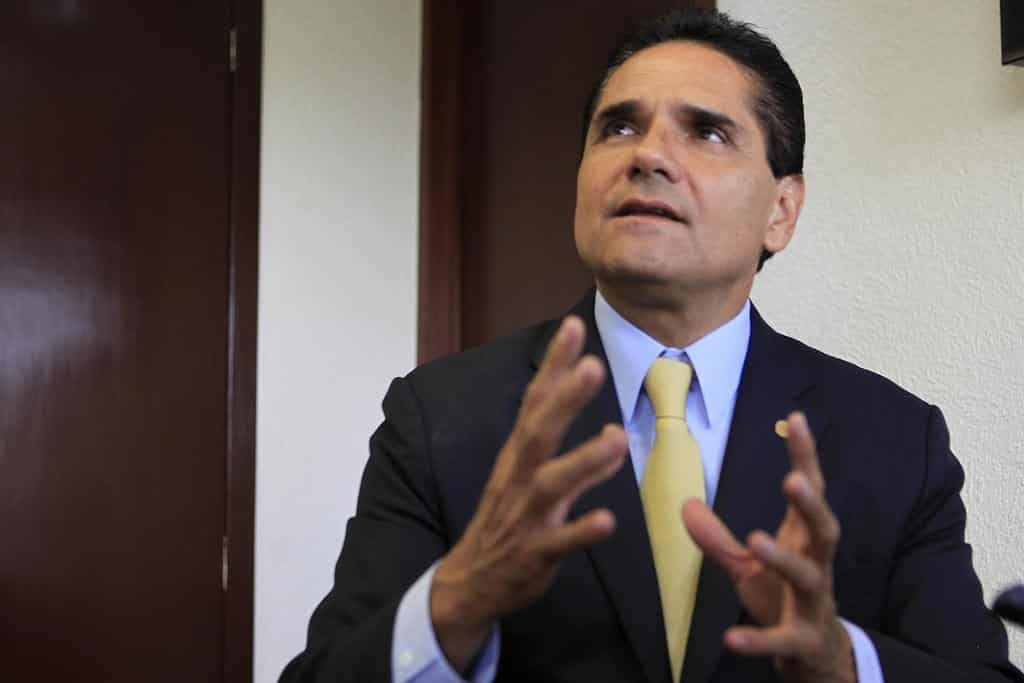 Aureoles llama a cerrar filas contra centralismo Aureoles llama a cerrar filas contra centralismo
