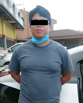 Arrestan a empleado de tienda por robo Arrestan a empleado de tienda por robo
