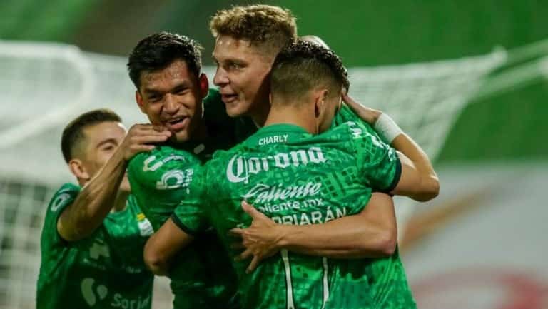 Santos se afianza en zona de Liguilla Santos se afianza en zona de Liguilla