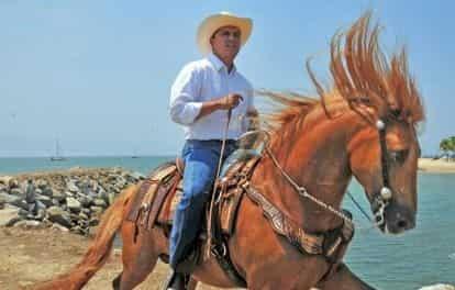 Pasó Roberto Sandoval de barrendero a magnate Pasó Roberto Sandoval de barrendero a magnate