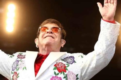 Podría Elton John retirarse de la música por problemas de visión