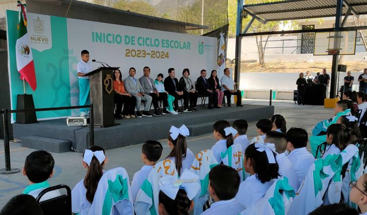 Arranca Samuel ciclo escolar y anuncia más de 100 mil apoyos