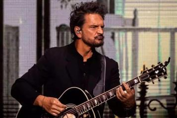 Pospone Ricardo Arjona conciertos por problemas de salud