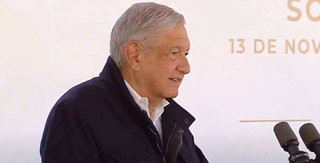 AMLO llega a los 70 años con felicitaciones de su familia