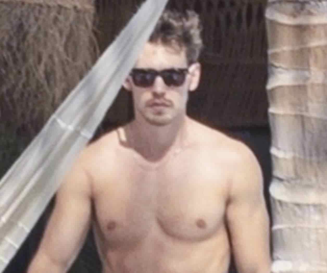 Captan al actor Austin Butler de vacaciones por las playas de México