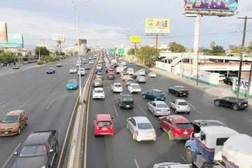 Regresan a clases y las avenidas se colapsan