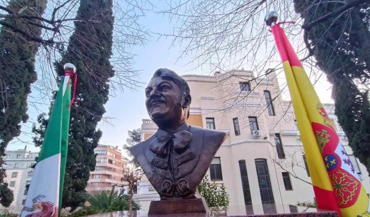 Develan en España busto de José Alfredo Jiménez