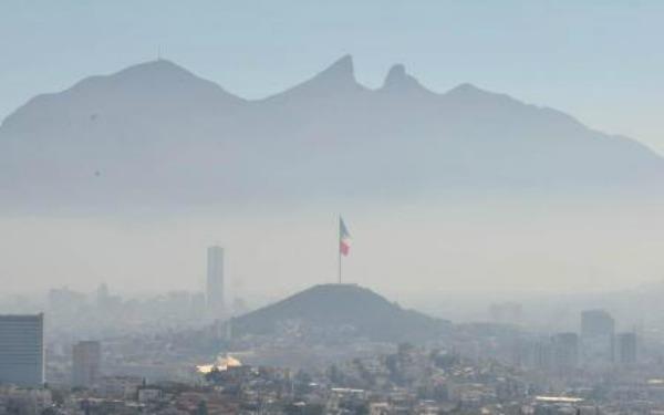 Trastocan fuertes vientos a la zona metropolitana