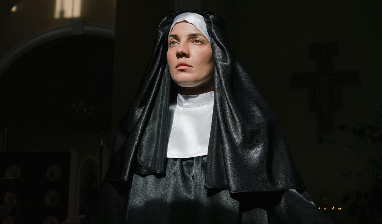 Estafan a monjas con IA; se hacían pasar por el Obispo