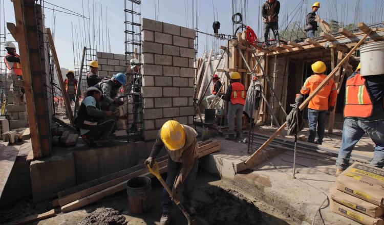 Mejora confianza de constructores y comerciantes en marzo