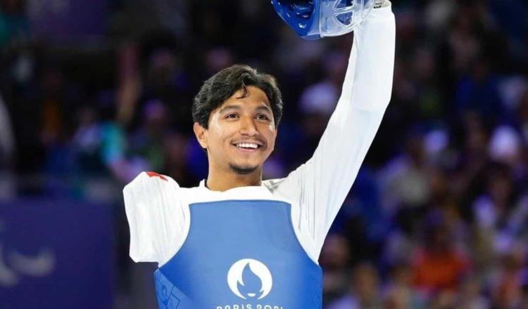 Suma Juan Diego García medalla de bronce en Parataekwondo