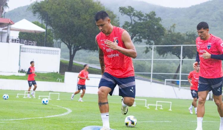 Entrena Rayados ya con Lucas Ocampos