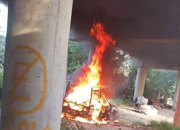 Se incendia vehículo en Montemorelos