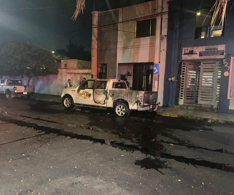 Se incendia camioneta en el Centro