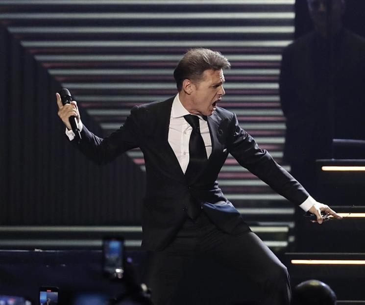 Regresa Luis Miguel a los escenarios pero con problemas de voz