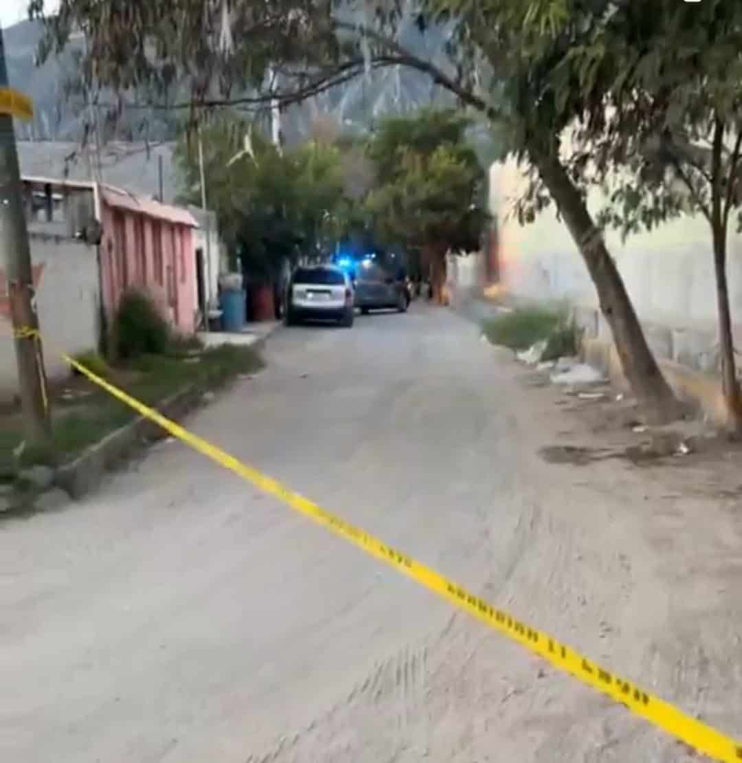 Con heridas de arma de fuego en la cabeza, dos mujeres fueron ejecutadas la tarde de ayer en la Colonia Norberto Aguirre, en el municipio de Santa Catarina.