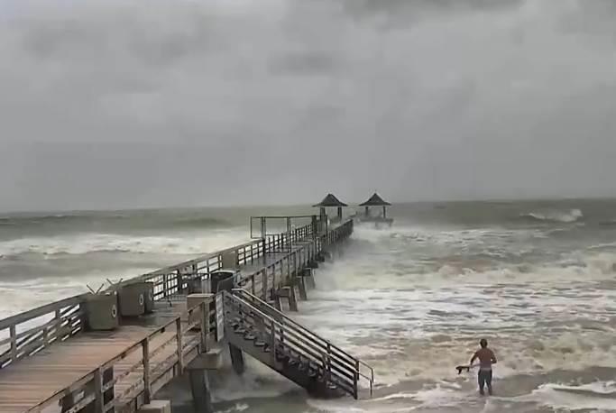 Impacta Helene Florida como un potente huracán categoría 4