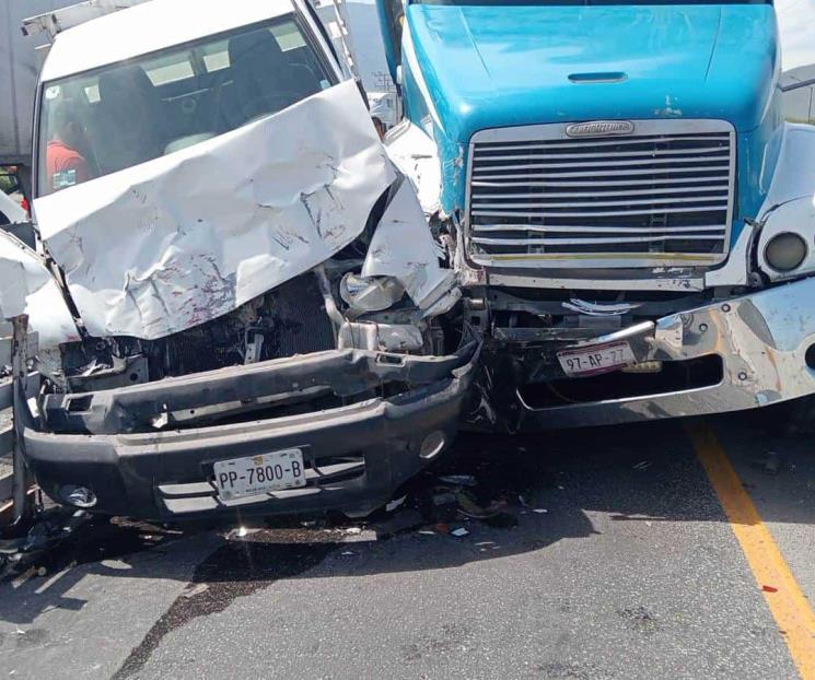 Ocasiona tráiler choque en el Libramiento