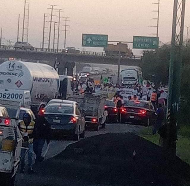 Dan mantenimiento a puente de La Fama