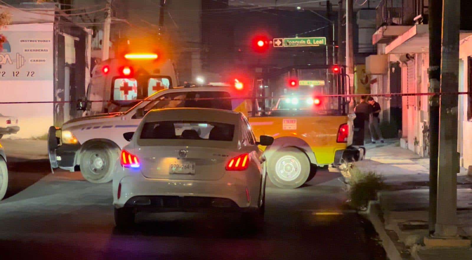 Tras ser atacado un hombre sufrió una herida por arma de fuego en la espalda, su agresor se dio a la fuga, en el centro de Monterrey.