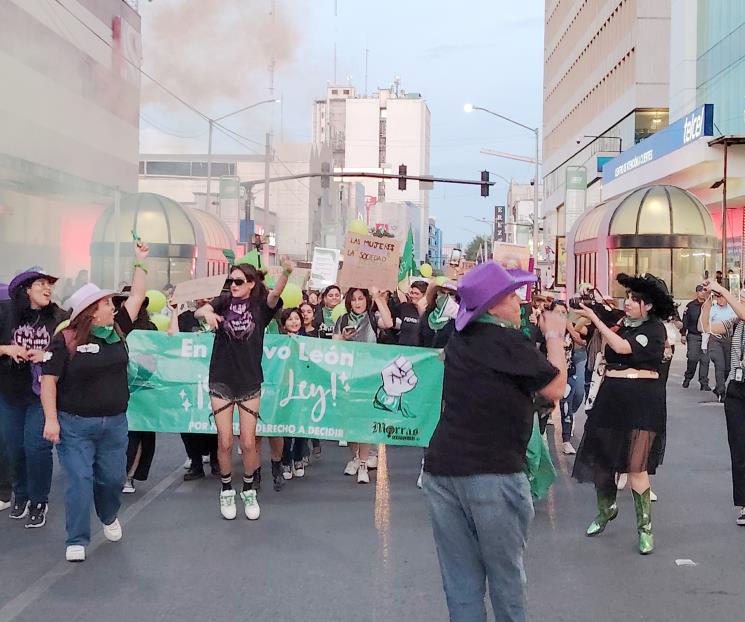 Alzan su voz en marcha para pedir la despenalización del aborto