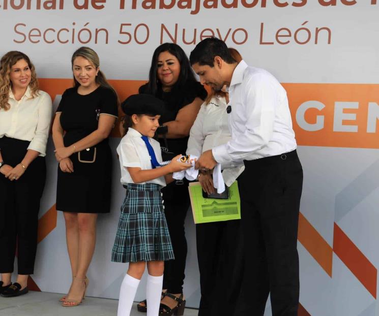 Lleva ayuda Sección 50 a comunidades escolares