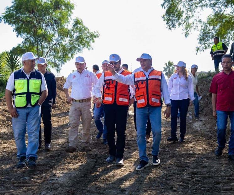 Arranca Héctor García con el desazolve del Arroyo Las Tinajas