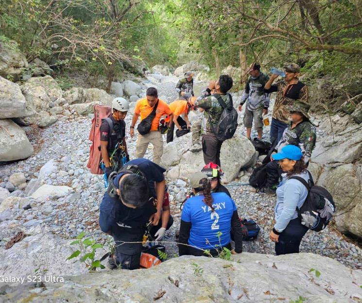 Rescatan a mujer excursionista