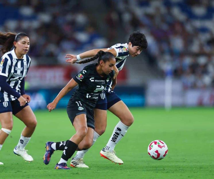 Vencen Rayadas a Santos Femenil y se mantienen en la cima