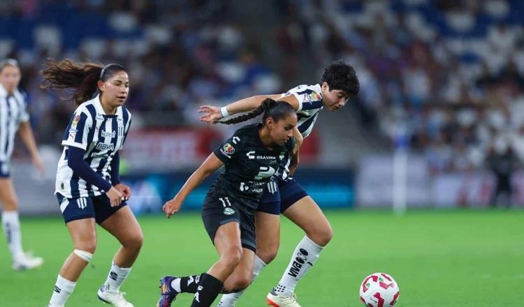 Vencen Rayadas a Santos Femenil y se mantienen en la cima