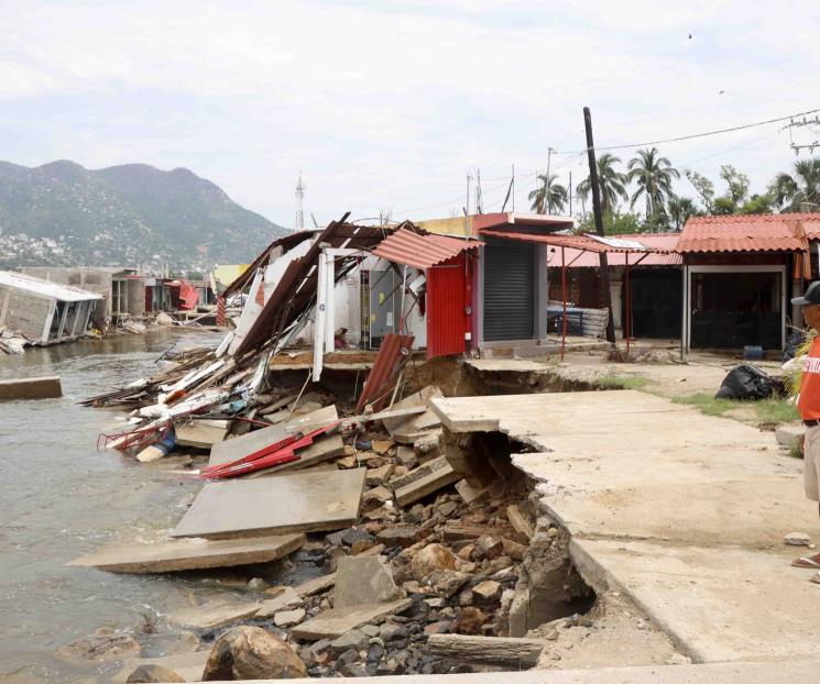 CNDH dona 70 mdp para damnificados del huracán John