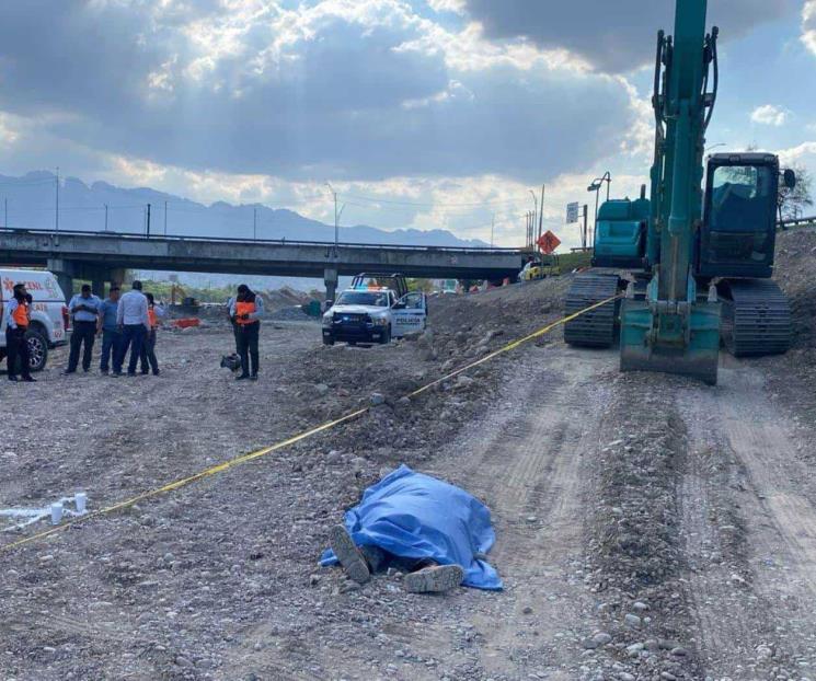 Cae de máquina y muere en Monterrey