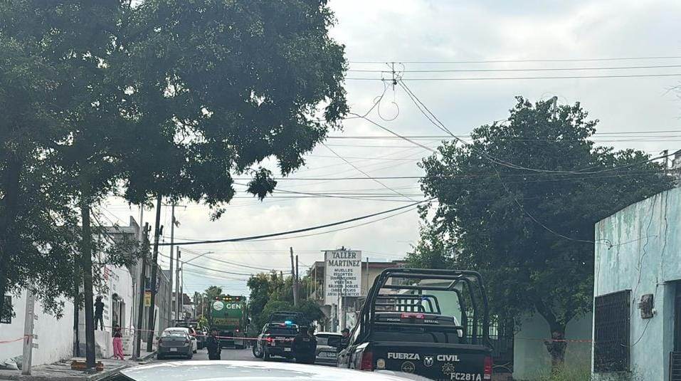 El hallazgo de restos humanos en bolsas de plástico, movilizó a elementos de la policía, ayer en la Colonia Nuevo Repueblo.