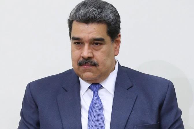 Le pide Congreso a Maduro romper con España