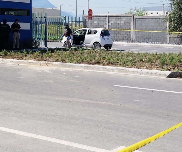 Matan a hombre frente a parque industrial en Santa Catarina