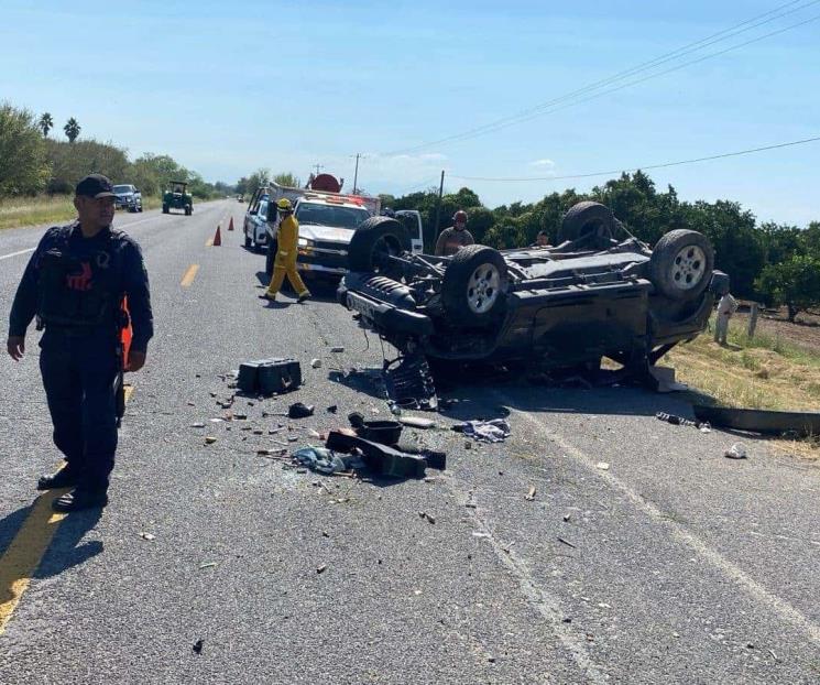 Fallece niña tras volcar junto con su familia