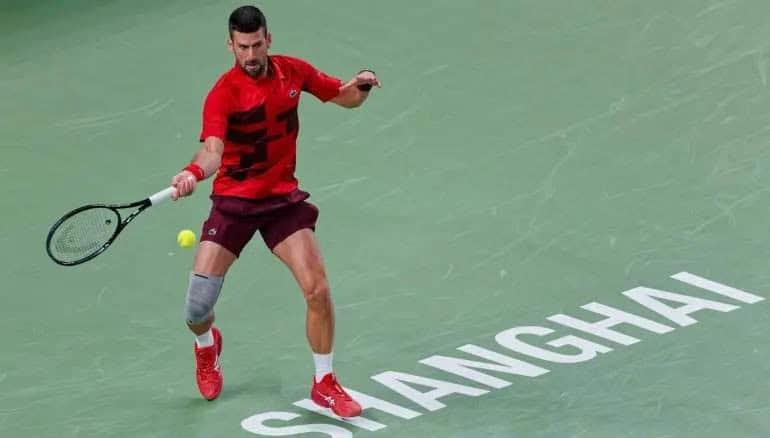 Djokovic avanza a octavos en Shanghái