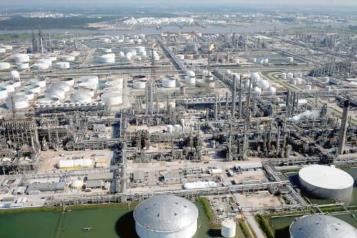 Derrame qu&iacute;mico en Deer Park deja dos muertos