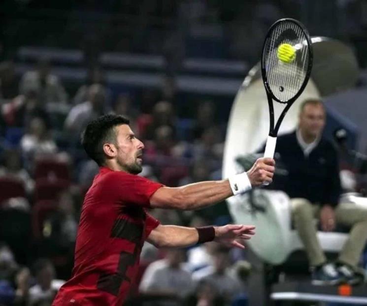 Avanza Djokovic a semifinales en Másters de Shanghái 