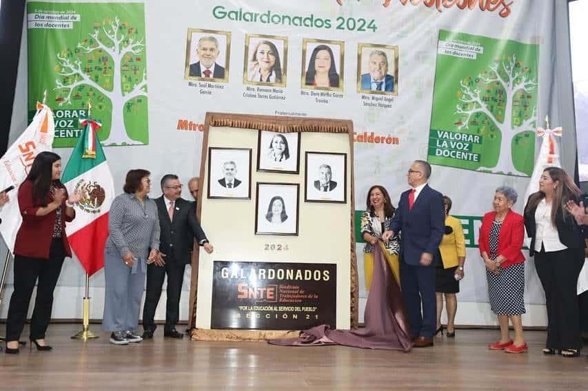 Ingresan maestros de la S21 a Galería del Educador Neolonés 2024