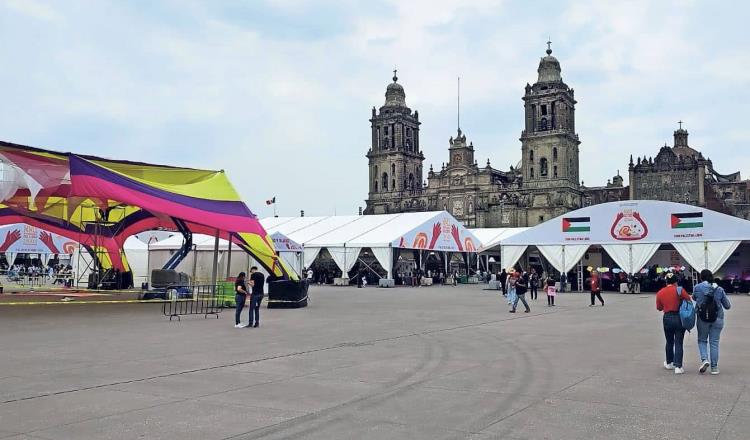 FIL Zócalo está acaparada por el FCE y tiene un sesgo político