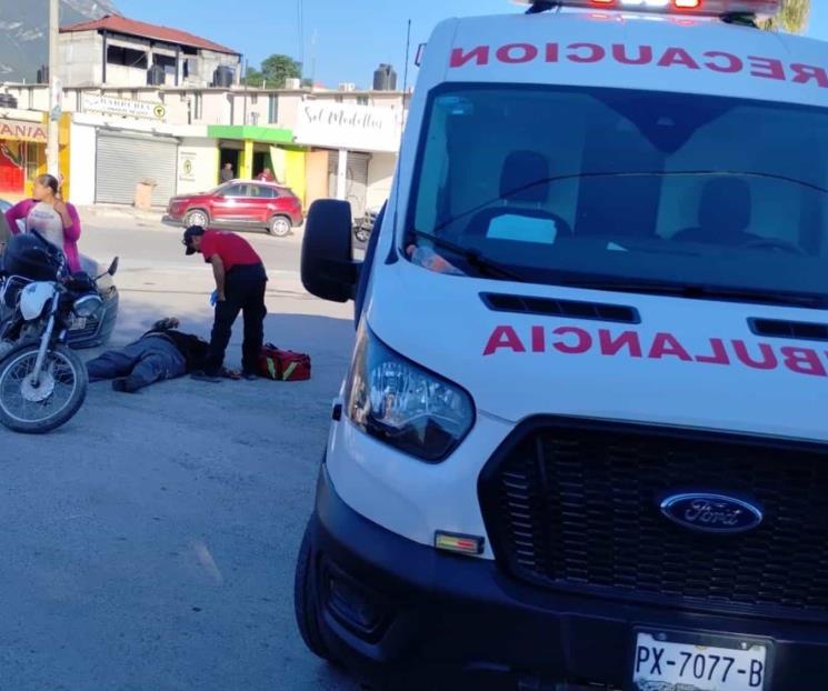 Resulta cobrador herido en choque